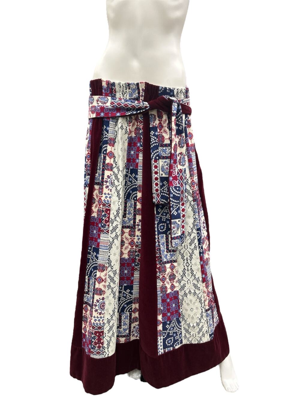 Vintage Skirt Women’s Size M/L Handmade Beautiful Lining Patchwork Velvet Belt